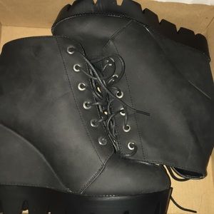 Size 9 platform booties